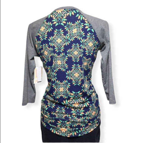 Lularoe Randy tee size XS NWT Abstract pattern - Picture 3 of 9